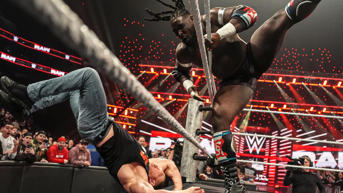 أوبا فيمي يتفوق مرة أخرى على بروك ليسنر - راو ٢٣ مارس ٢٠٢٦ | WWE